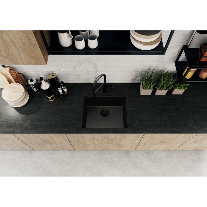 Po stalviršiu montuojama plautuvė BLANCO SUBLINE 500-U Black Edition, juoda