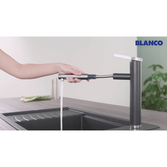Virtuvinis (plautuvės) maišytuvas su ištraukiama žarnele BLANCO Linee-S, balta / chromuotas